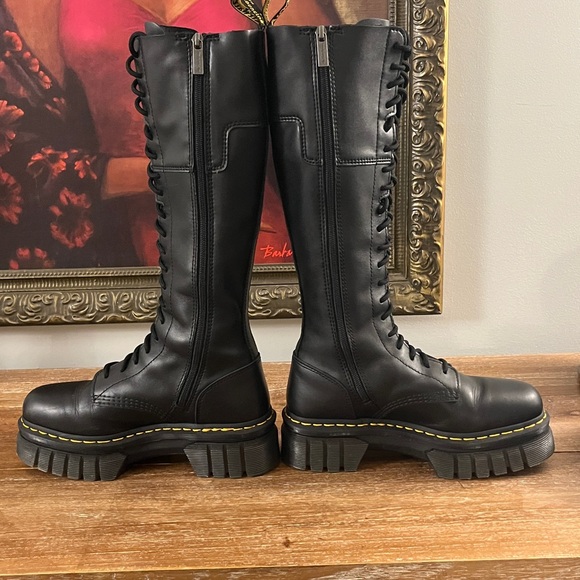 Dr Marten Audrick 20 eye, platform, knee high, leather boots US 8 - Picture 3 of 10